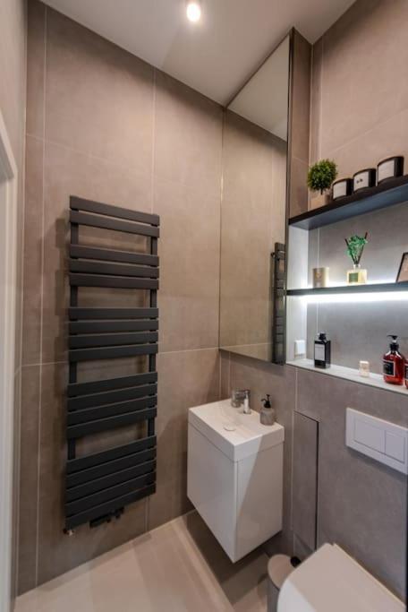 Stylische In Top-lage In Hannover-mitte Apartment *