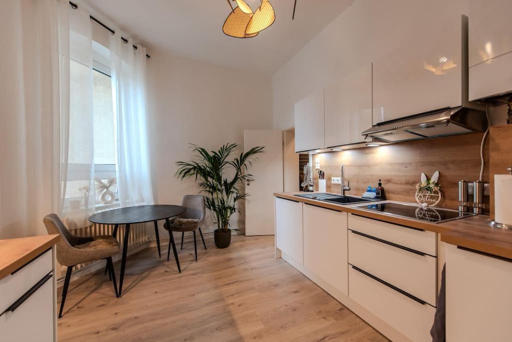 Stylische In Top-lage In Hannover-mitte Apartment *